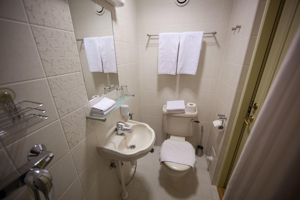 Aasa Kuelalistemaja Hotel Вилянди Стая снимка